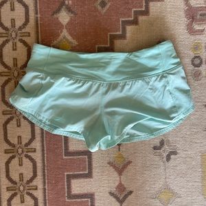 lululemon Speed Up 2.5” Shorts size 4 in Aqua